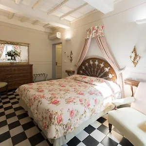 3* Oda ve Kahvaltı Corte Dei Neri Residenza D'epoca